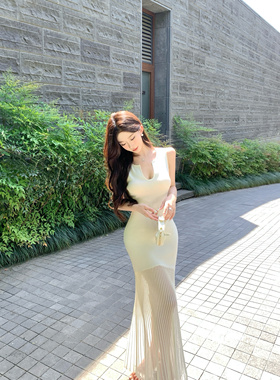 法式气质高级感千金小香风白色U领无袖鱼尾连衣裙步步生莲包臀裙