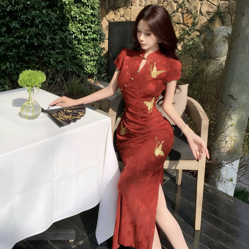 红色新中式改良旗袍女春夏订婚结婚短袖提花蝴蝶收腰连衣裙敬酒服