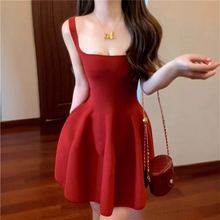 法式气质红色吊带连衣裙女春夏季2025新款收腰高级感纯欲辣妹短裙
