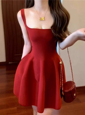 法式气质红色吊带针织连衣裙女春夏新款收腰高级感纯欲辣妹短裙