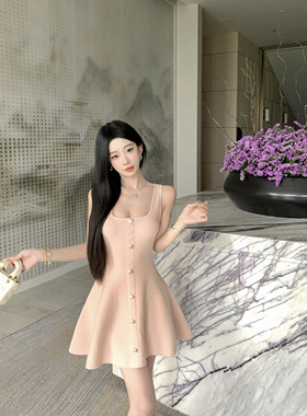 法式气质名媛方领无袖针织连衣裙女春夏新款收腰显瘦a字短裙