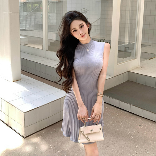 温柔半高领蓝色针织连衣裙女春夏气质高级感收腰显瘦无袖背心短裙