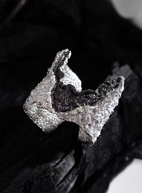 夸张小众戒指重工高级感肌理烧毁指环火山熔岩无性别不规则开口戒