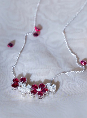 新品花朵项链女简约风小众气质百搭锁骨链小巧颈饰网红直播款