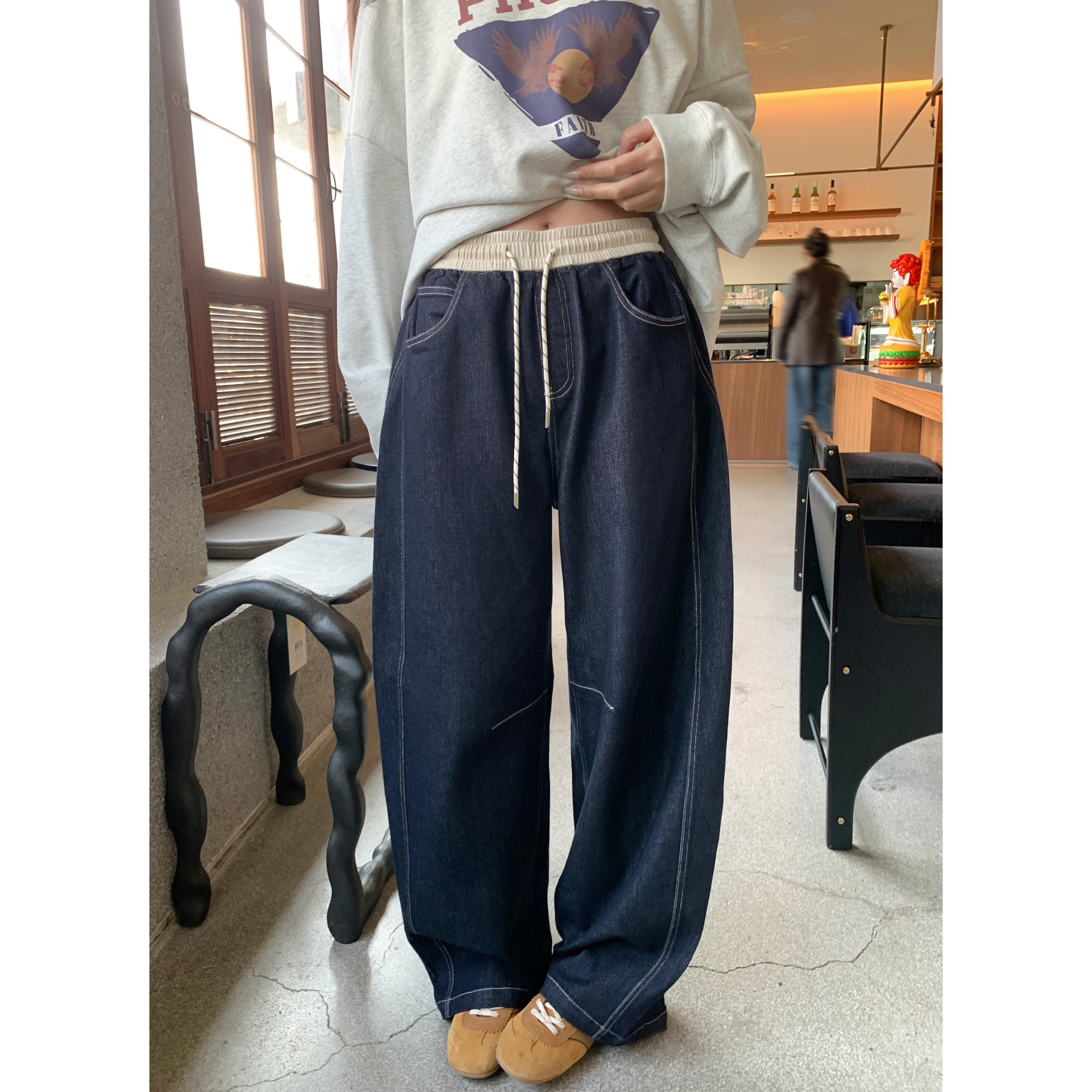 慵懒松弛设计感系带镰刀牛仔裤