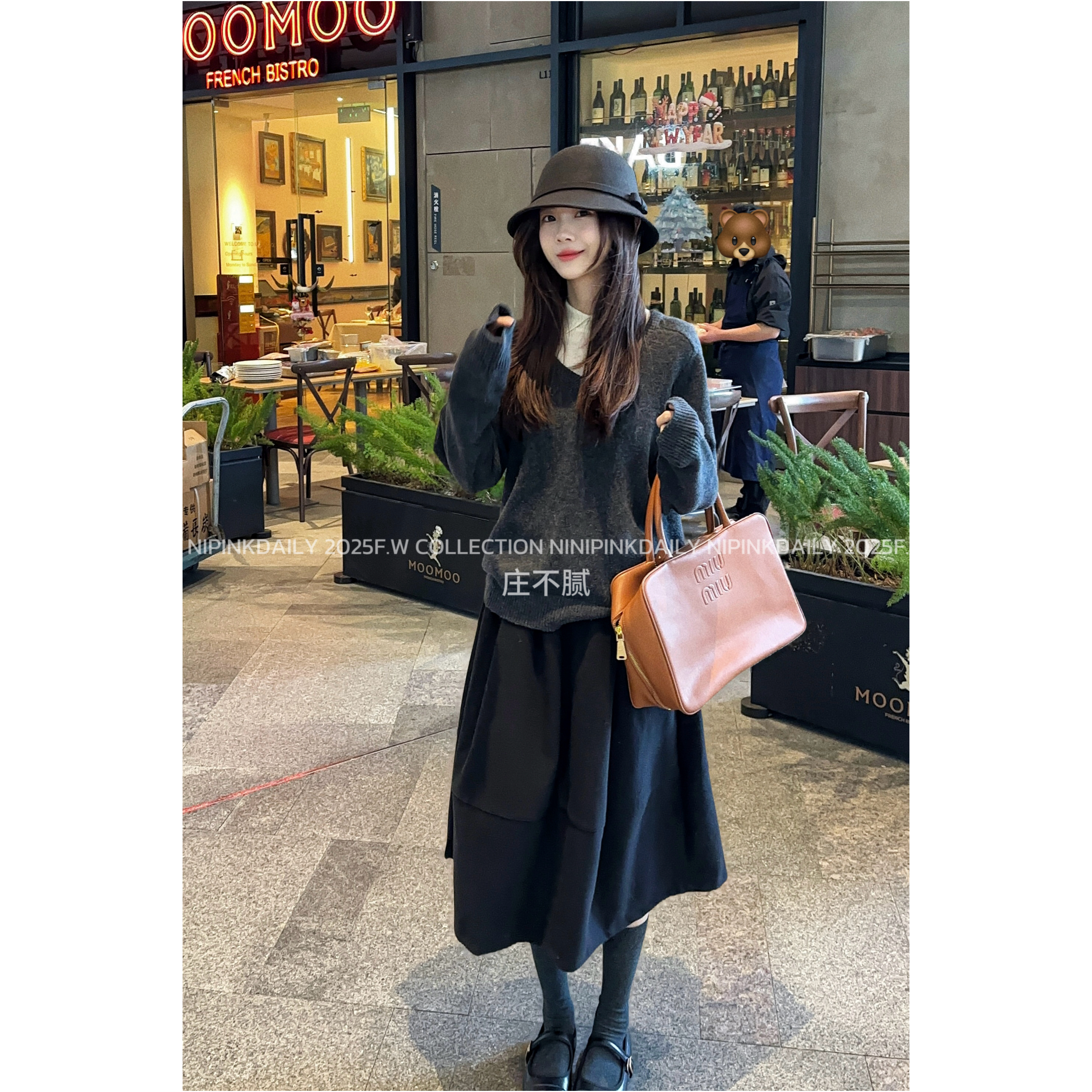 Ninipink自制气质V领灰毛衣