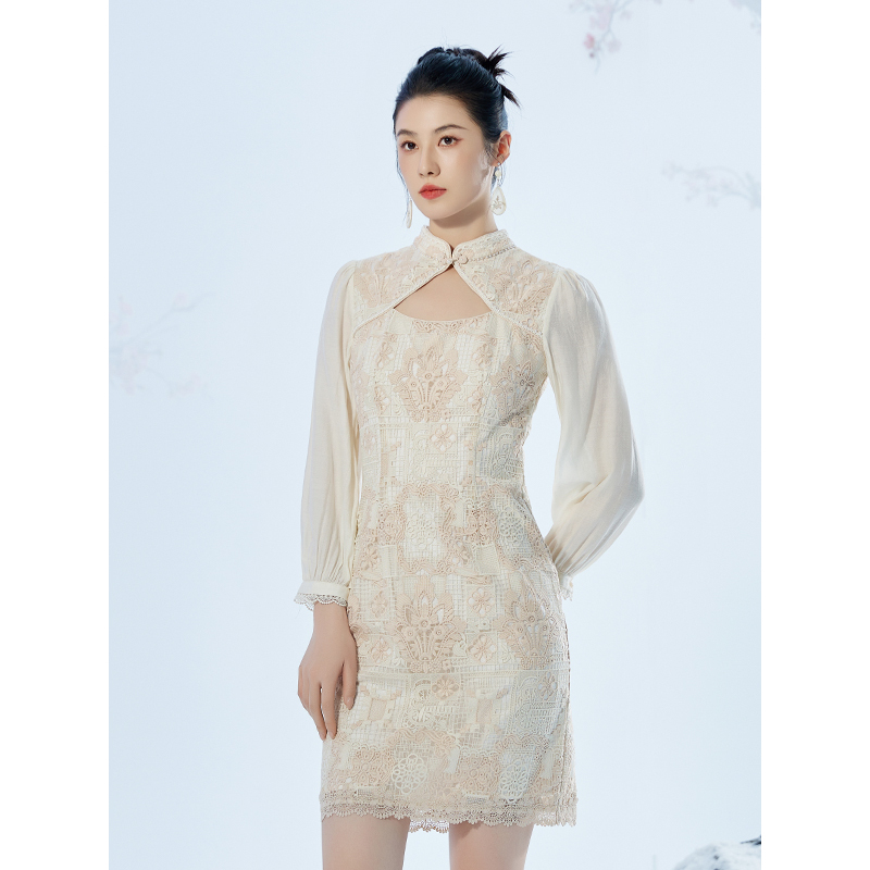 固执2022春季蕾丝长袖短款旗袍