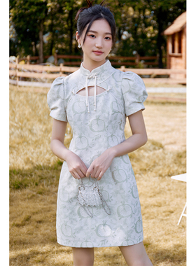 固执2023秋季新款中式立领提花泡泡短袖改良旗袍衣裙40033QP08357