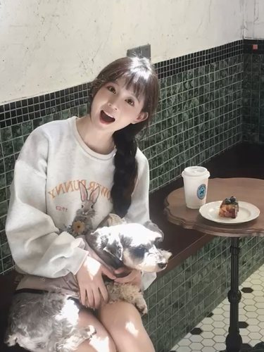 微胖MM可爱兔子印花休闲长袖卫衣