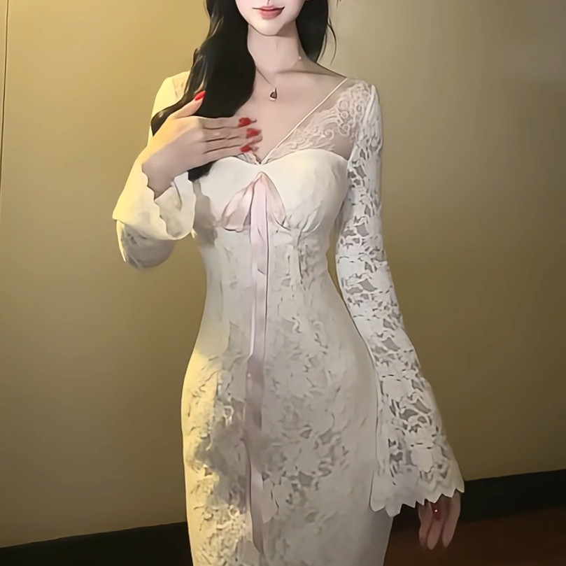 法式纯欲风蕾丝V领长袖连衣裙女冬季收腰修饰显瘦包臀鱼尾长裙子