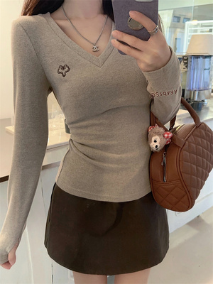 微胖MM纯欲风v领磨毛加厚打底衫