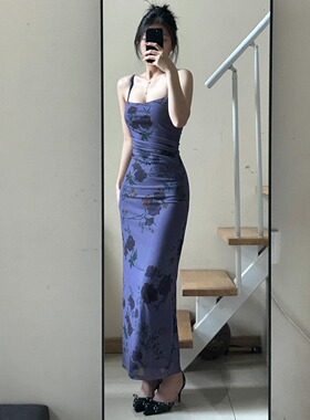 微胖MM纯欲辣妹紫色吊带碎花连衣裙子女夏季梨形身材修身包臀长裙