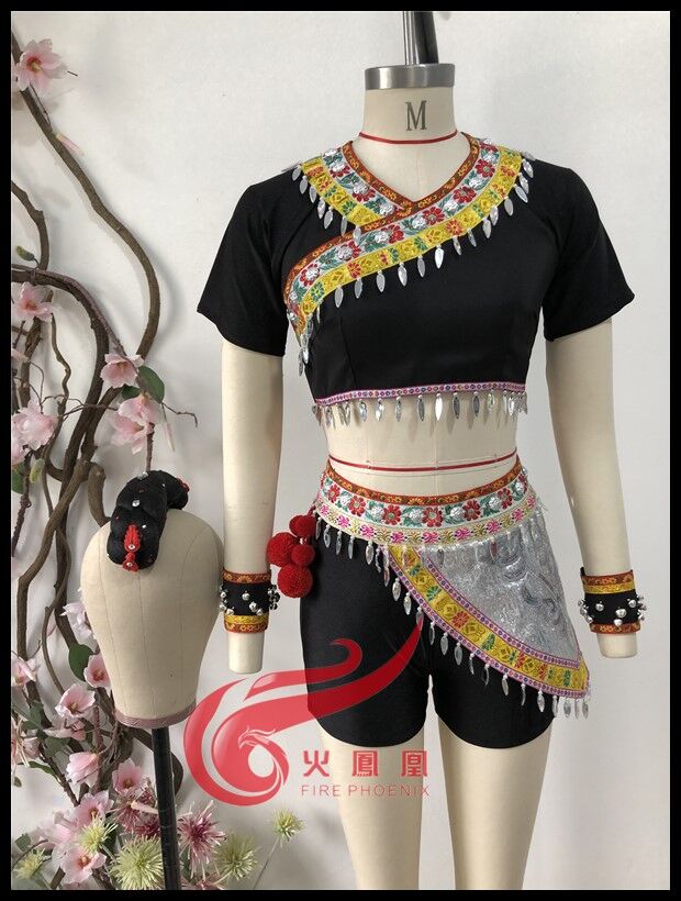 哈尼族红河2023短袖短裤舞蹈演出