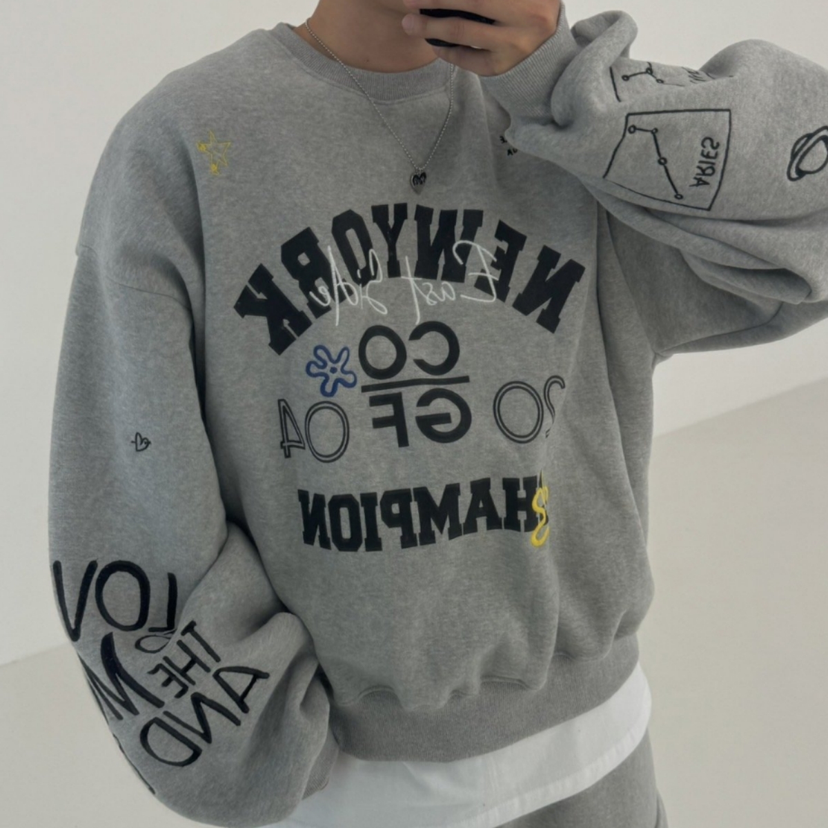 韩国代购厚绒字母印花刺绣卫衣
