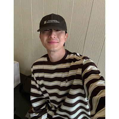 韩国代购刺绣横条纹长袖T恤撞色