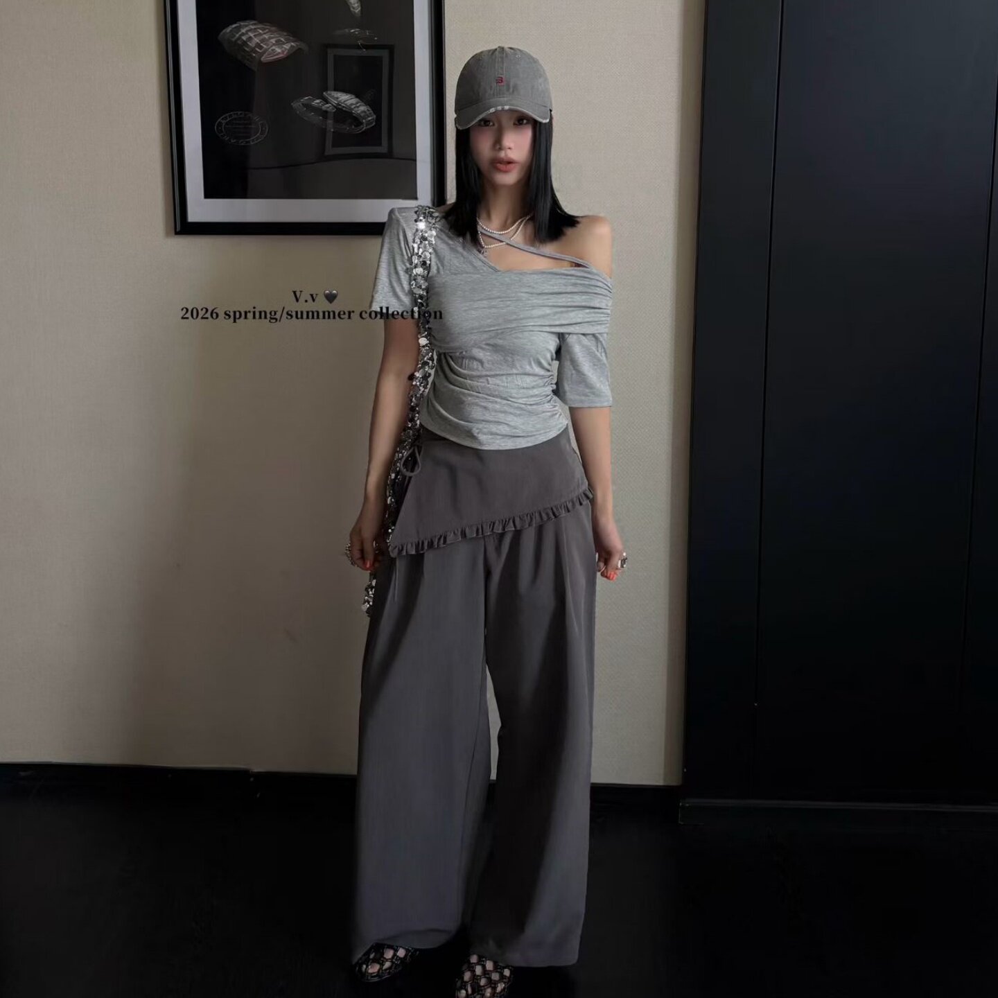 V.V2026夏季新款纯欲辣妹斜领露肩短袖T恤女可拆卸腰封宽松休闲裤