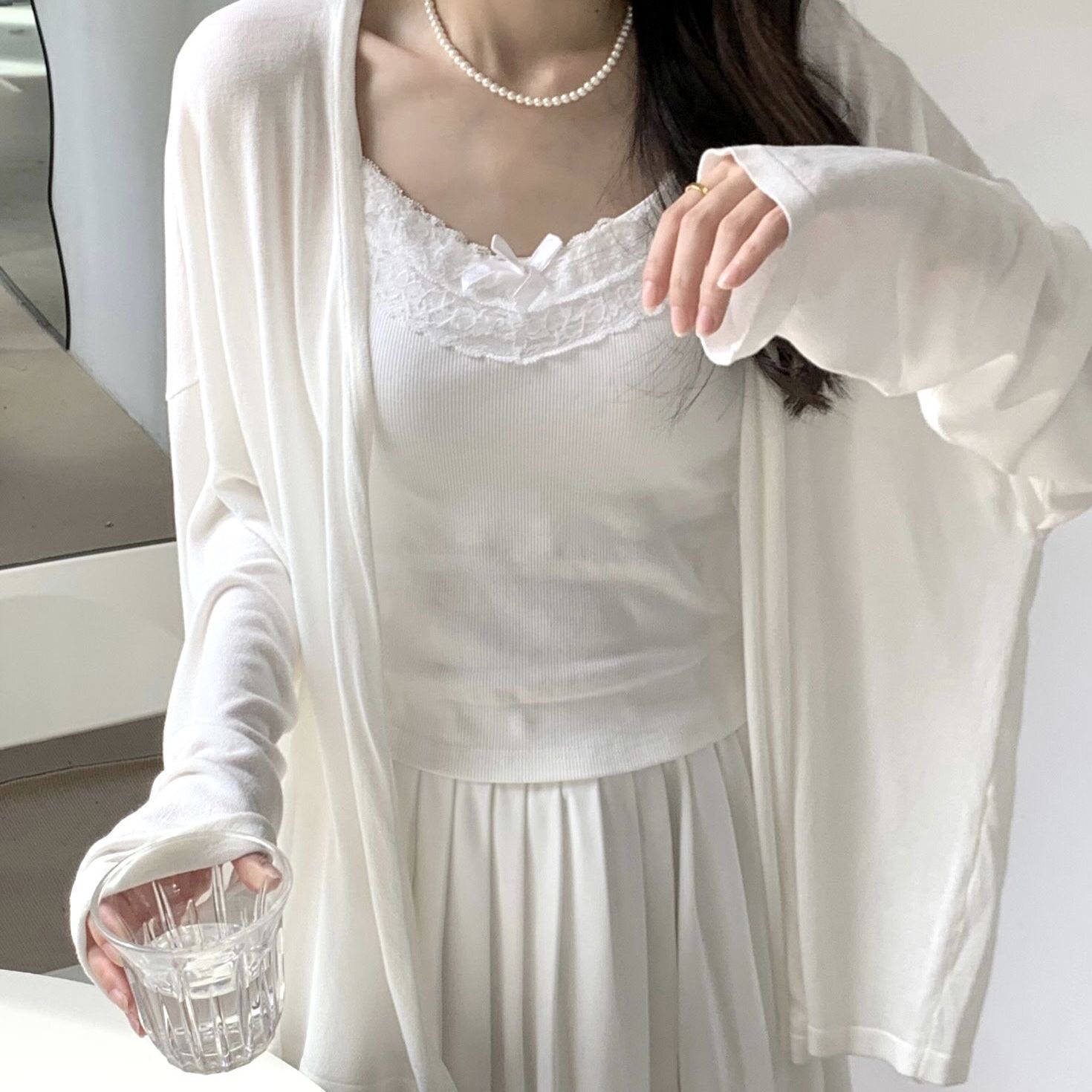 韩系温柔白色防晒冰丝外套女夏慵懒宽松针织开衫V领百搭空调衫秋