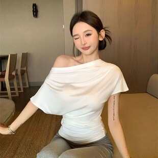 不规则粉色斜肩短袖T恤女夏季修身收腰设计感紧身纯欲风显瘦上衣