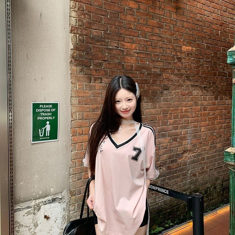 美式球衣风v领短袖t恤女夏季2025新款蕾丝拼接设计感宽松休闲上衣