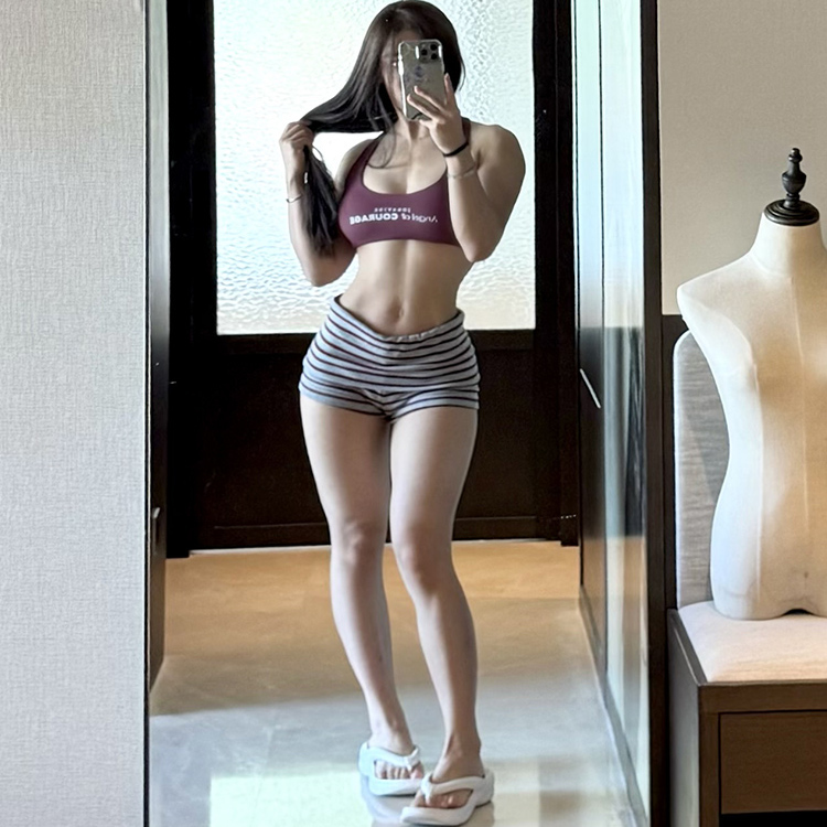 JOKA VIBE 双层条纹翻腰短裤女夏季新款修身显瘦运动休闲热裤外穿