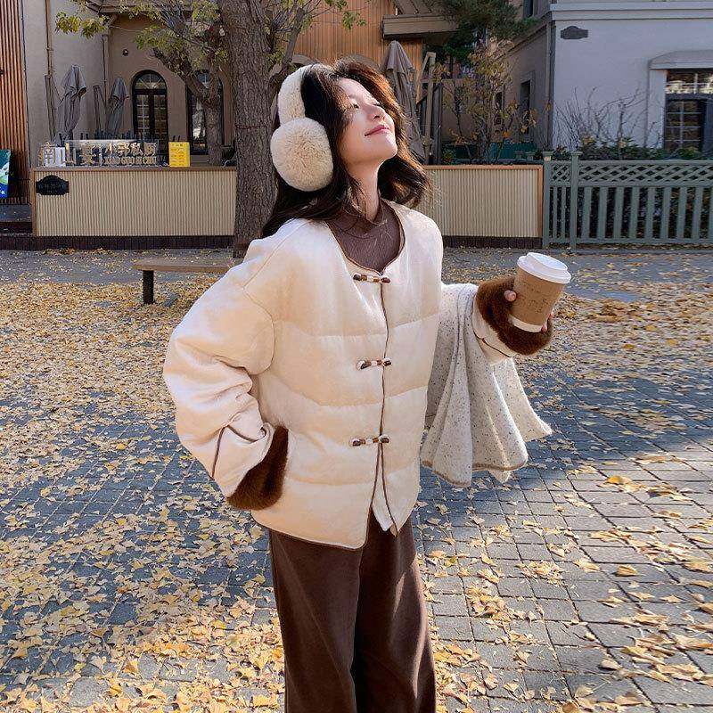 米白色4毛绒ZQIU9656复冬古新中式盘扣羽绒服计202新款女设感国风
