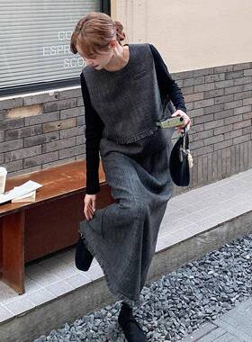 灰色法式设计流马甲套装裙女D035-250202感得5秋苏新款大方体半身