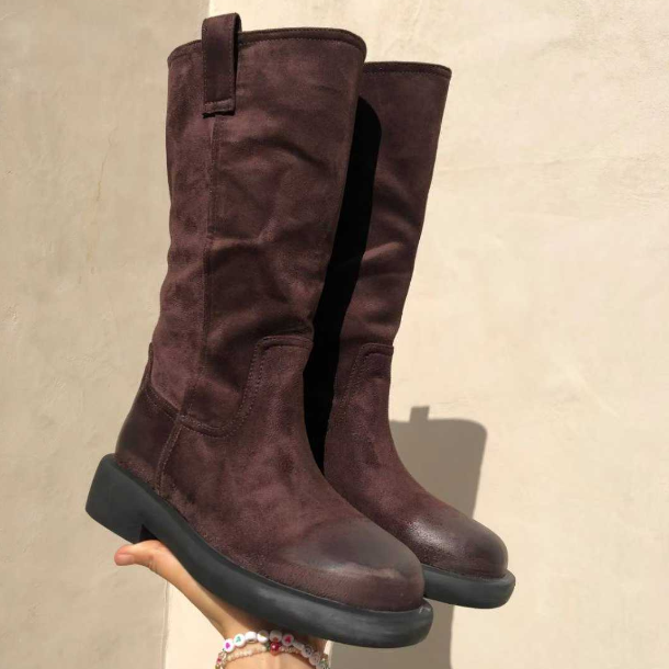 做旧擦痕圆头套筒粗跟高筒长靴