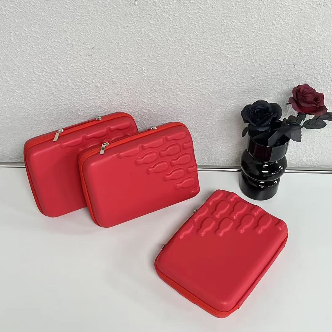 出台湾amor硬壳收纳包