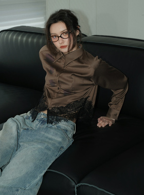 UNNNSAD 春夏新品 不规则蕾丝拼接落肩短版棕色衬衫女