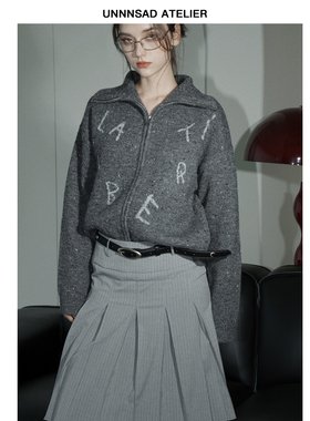 UNNNSAD 字母坑条秋冬美式慵懒松弛感拉链高领开衫针织毛衣外套