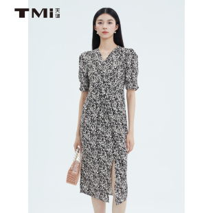 天谜V领连衣裙气质一片式抽褶碎花优雅长裙2025夏季女装TMi252119