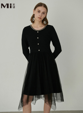 天谜连衣裙圆领珠饰名媛小香风黑色针梭拼接冬季女装TMi224088