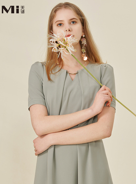 天谜连衣裙圆领腰带装饰纯色简约气质雪纺夏季女装TMi222001