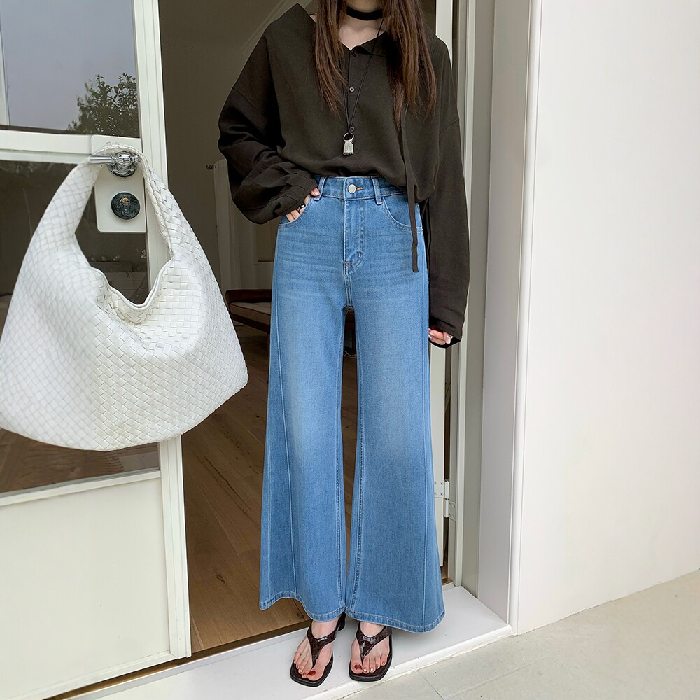 BEKISS贝斯7823直筒微喇牛仔裤女春新款解构喇叭裤宽松十分阔腿裤