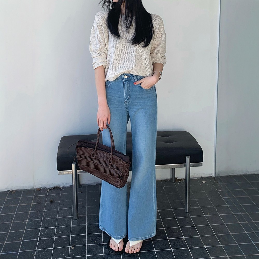 BEKISS贝斯7816直筒微喇牛仔裤女早春新款喇叭裤宽松阔腿十分裤子