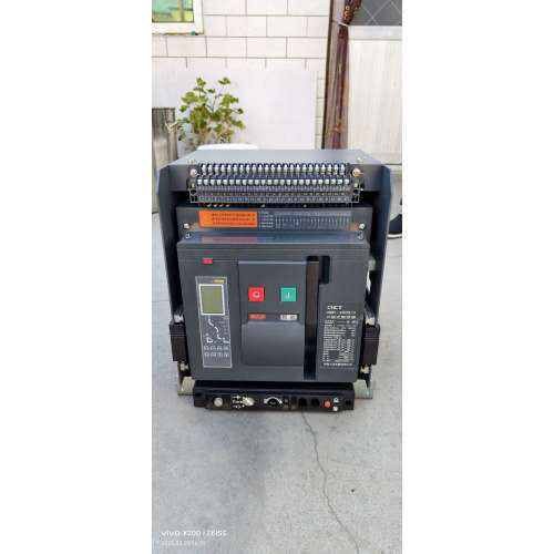 常熟大全电器CSW1万能式断路器，2000A/2500A各一