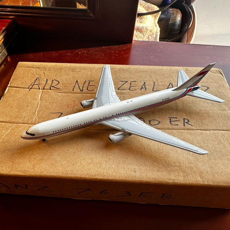 1/400 dw 中国空军 B767 B-4025 改机 微疹不包