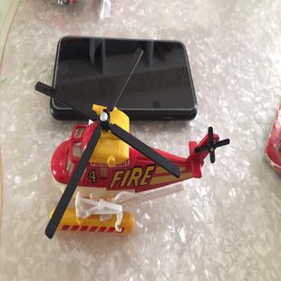 火柴盒直升飞机火柴盒直升飞机,中国产,两个旋翼可动,机身合