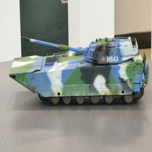 小号手82484 解放军ztd05 05式两栖突击坦克1/35比例 履带改用战