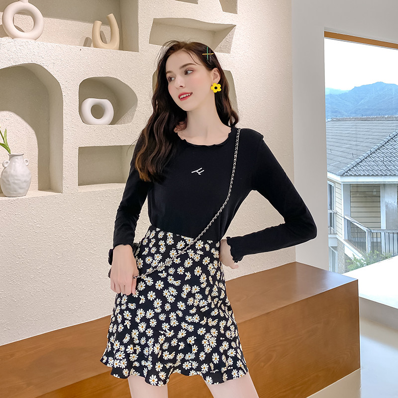 毛菇小象小雏菊半身裙2020新款女夏款气质高腰a字短裙少女碎花裙