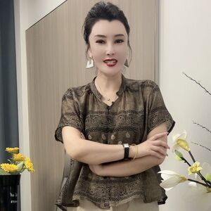 妈妈装复古印花宽松遮肉上衣