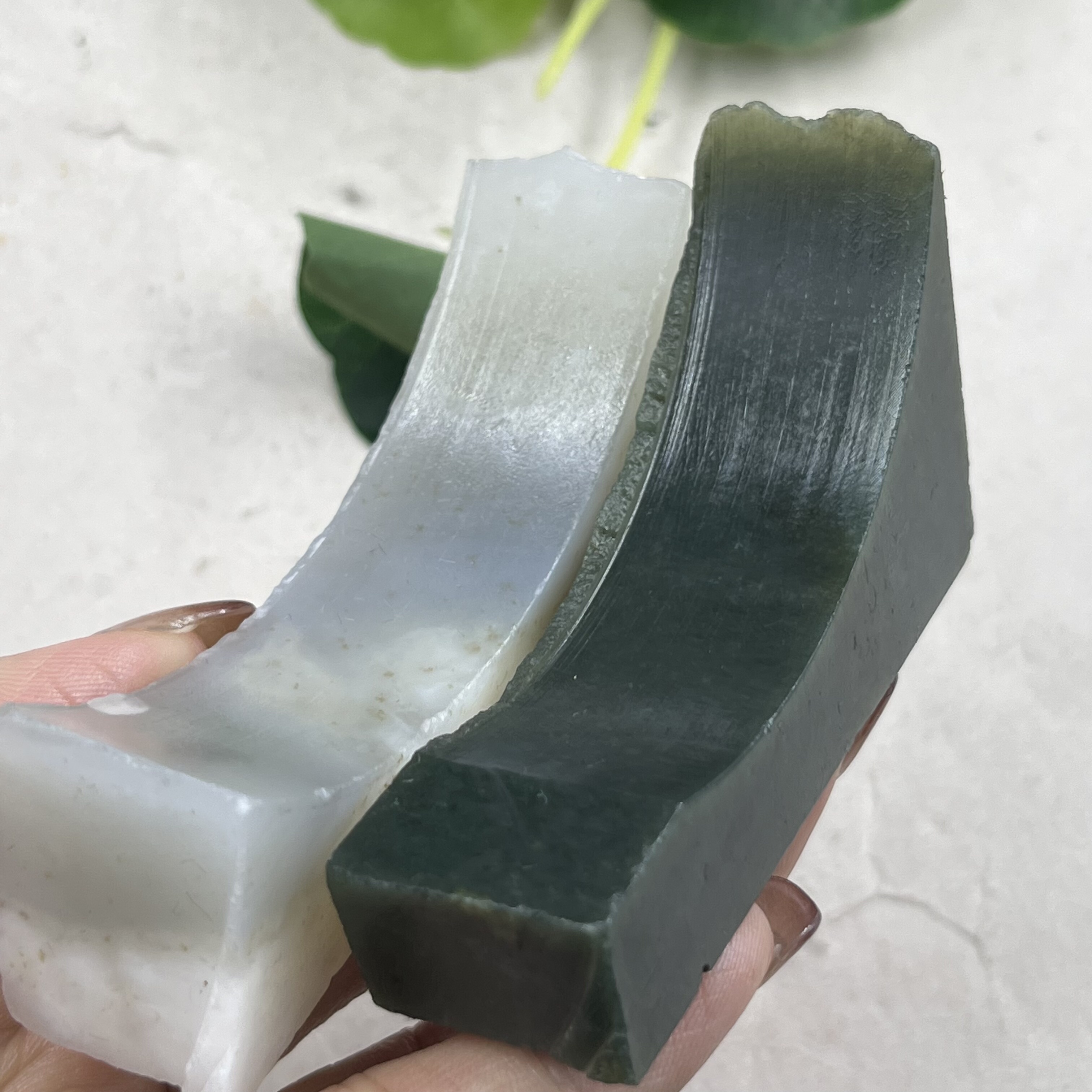 2件价新疆和田玉且末烟灰手镯剩料边角料玉石料下脚料环牙角包邮t