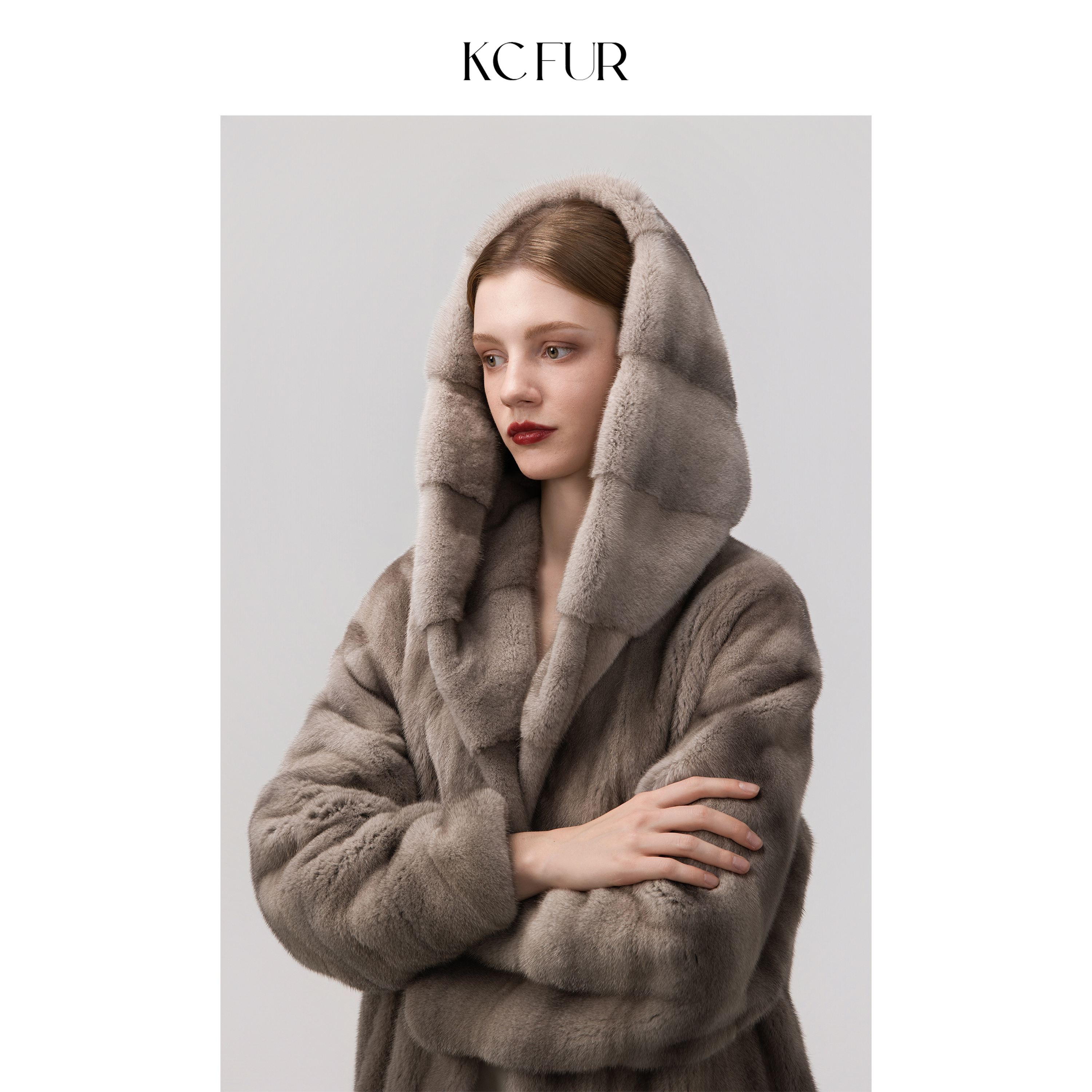 KC皇冠系列斗篷帽长款水貂外套女