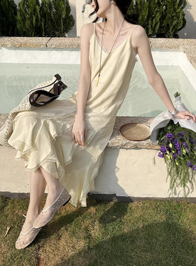 不晚早春上新法式不规则蕾丝飘片轻盈感吊带连衣裙