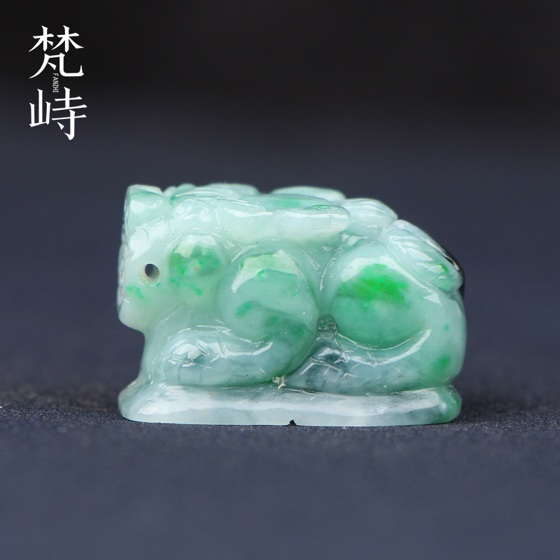 梵峙翡翠貔貅挂件手牌飘绿糯种