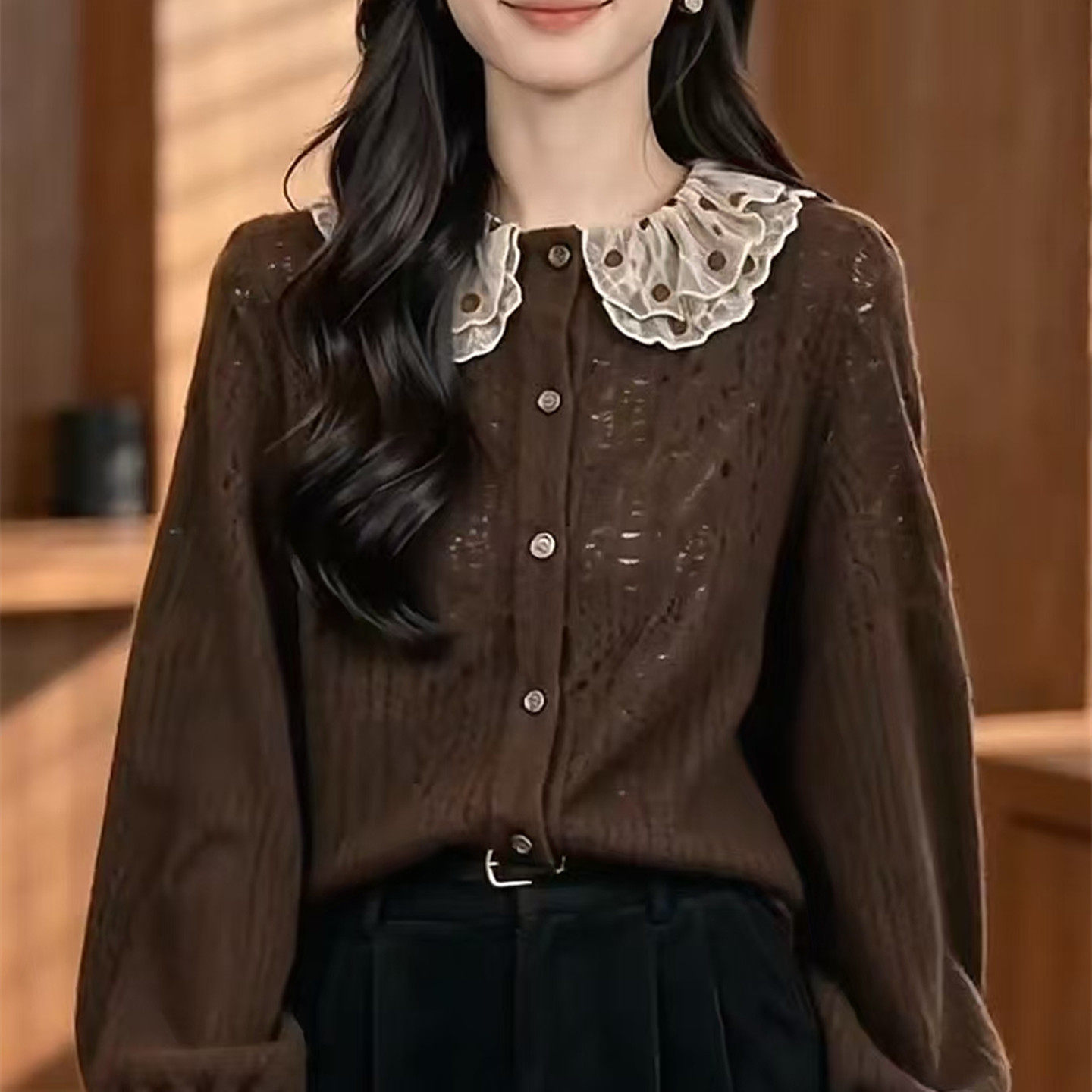 法式复古蕾丝花边娃娃领衬衫女秋季设计感显瘦开衫上衣妈妈装T恤