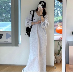 韩国2025秋冬慵懒风V领刺绣字母宽松大码胖MM休闲加绒卫衣连衣裙