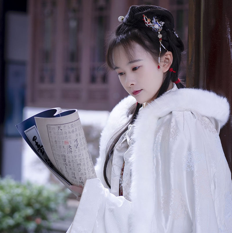 골동품 책 고대 스타일 책 가짜 책 소품 고대 고민 복고풍 실로 묶인 책 HANFU 사진 사진 촬영 글자가 있는 장식품