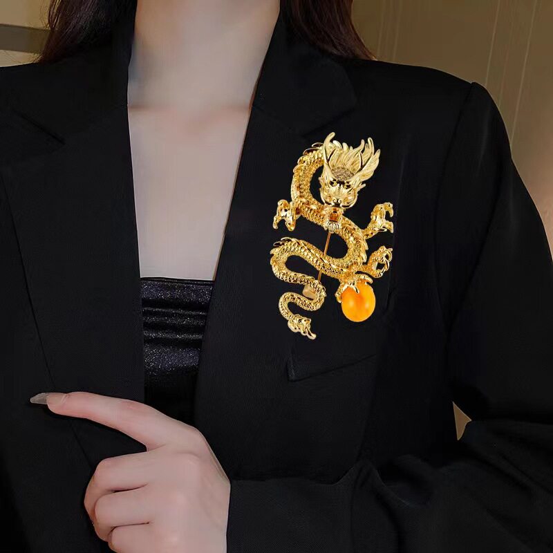 金龙戏珠2024龙年礼物生肖龙胸针