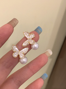 白色蝴蝶珍珠耳环小众outlets配